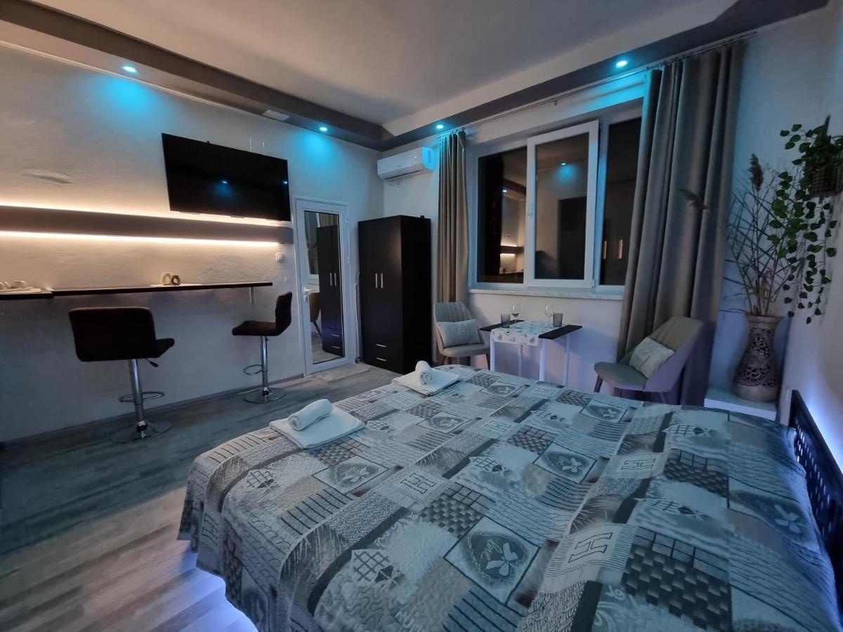 Apartamento Студио В Центъра На Бургас Exterior foto